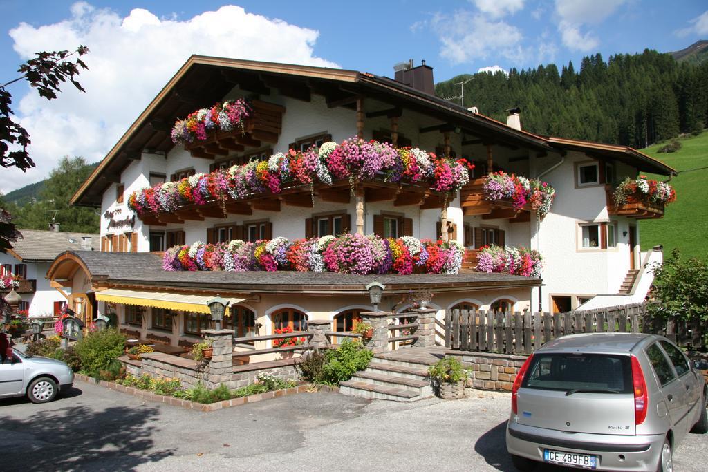 Hotel Mooserhof Sexten Exterior foto